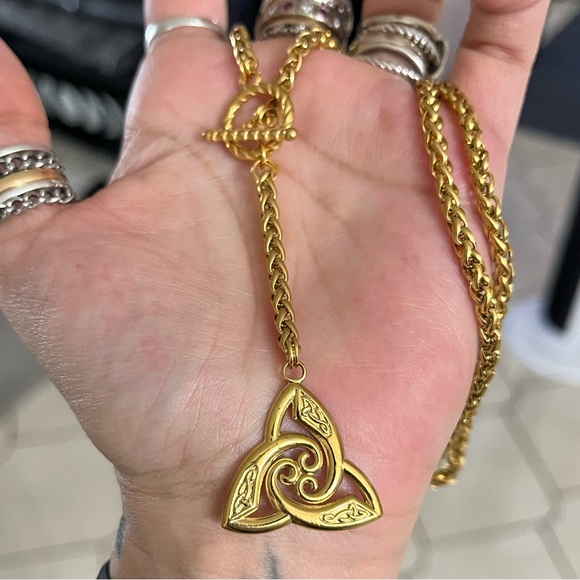 Celtic knot triangle trisquel y shape lariat toggle clasp chain necklace - Picture 2 of 10